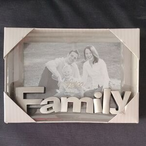 FETCO "FAMILY" Brushed Silver Floating Photo Frame